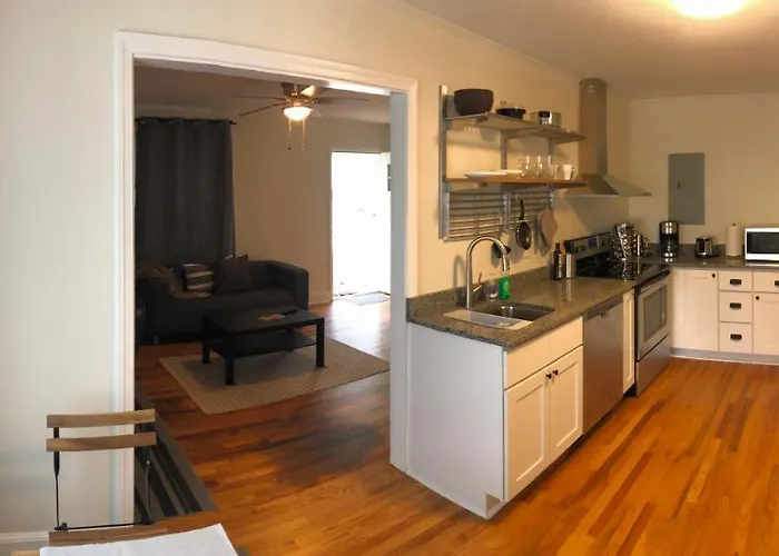 Renovated Space Close To Downtown - A