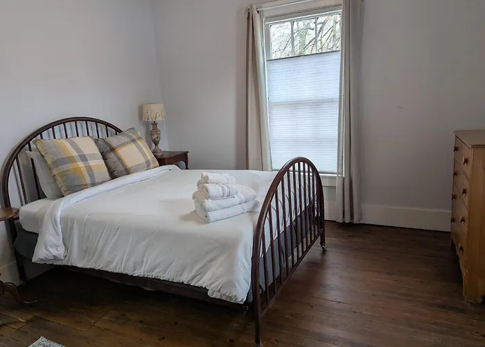 Historic Durham Mill House Cozy 2Br Retreat